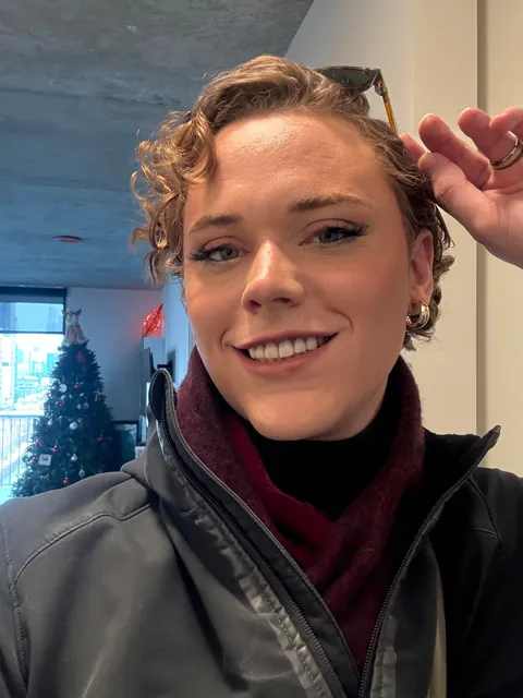 First time playing with false lashes an (very)slight wings with the eyeliner. Constructive comments always welcome.