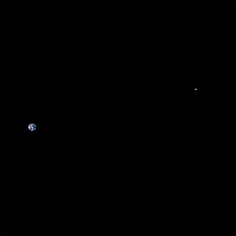The actual Earth-Moon distance seen by OSIRIS-REx probe