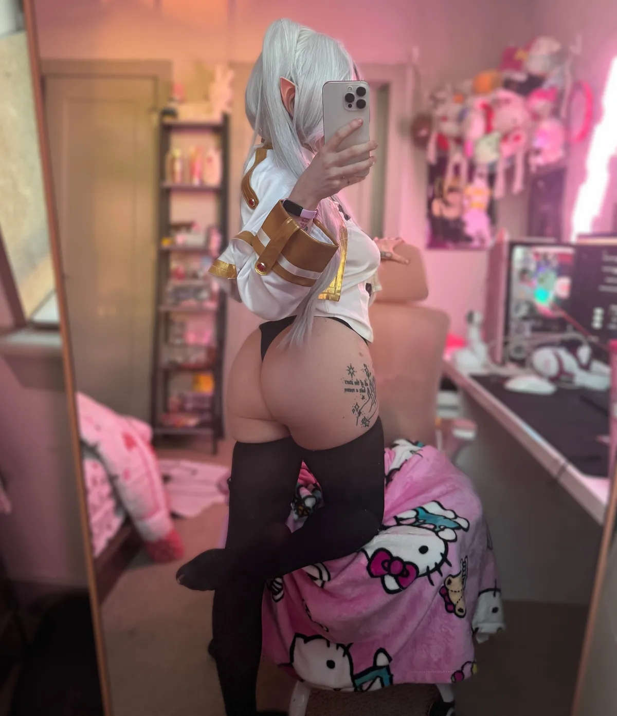 Frieren is looking for a new gaming chair~ by ragdolljuls (me)