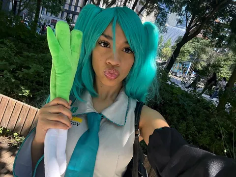 I swear I love This Lil Bitch 😩