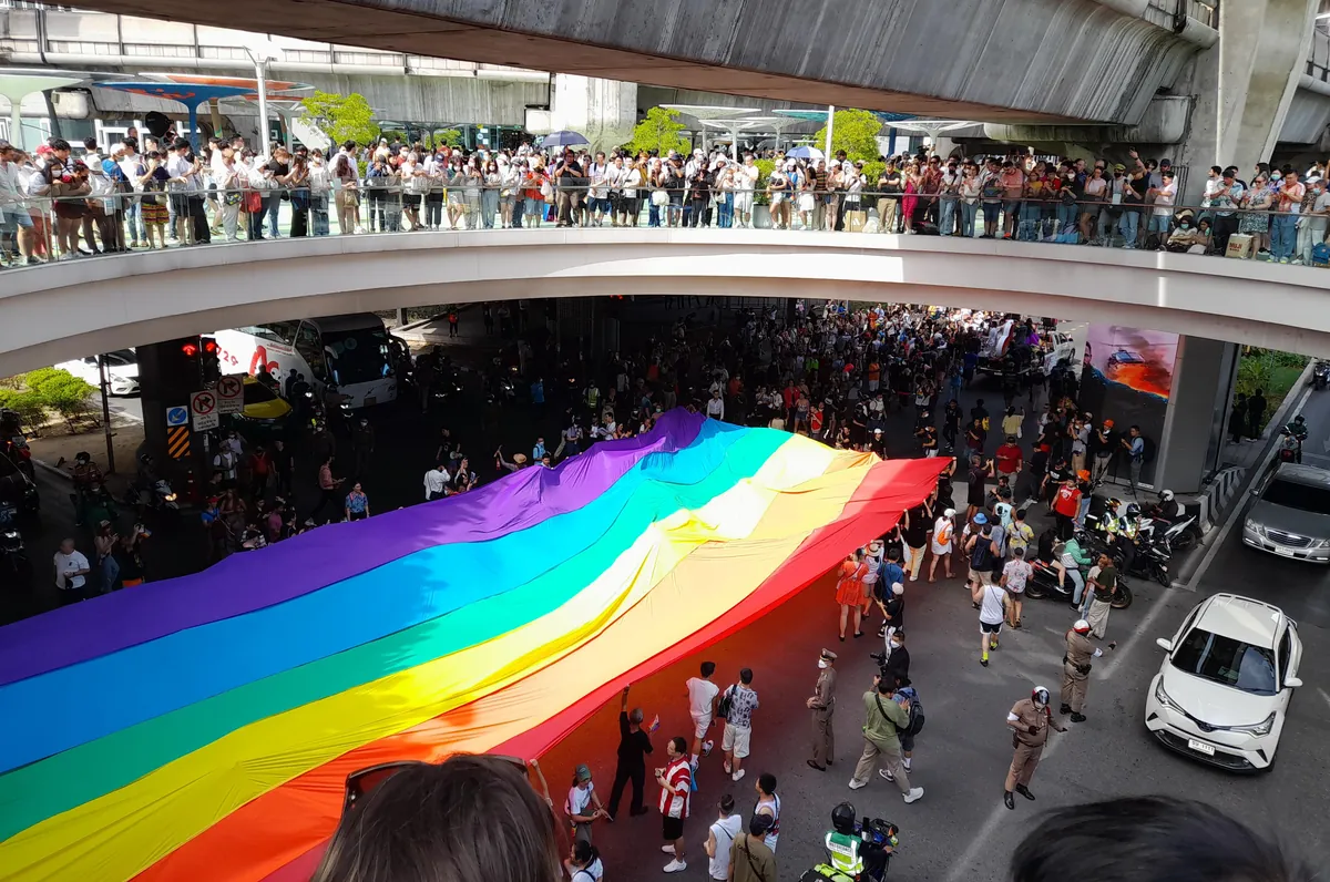 Thailand is far from perfect but it's rare moments like these that make me "proud" to be a Thai.. to know that despite so many pitfalls, there are people in my country who celebrate and embrace diversity and differences. It's the ใจกว้าง attitude that matters, right?