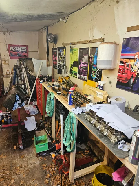 I'm just here to stress people out with the mess!