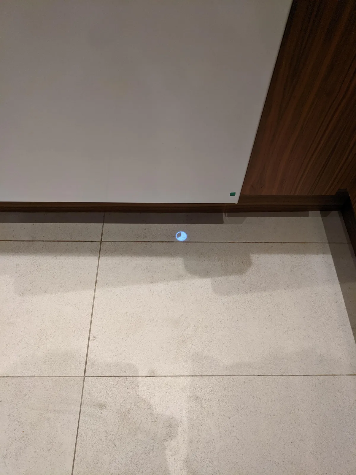 This dishwasher projects a timer onto the floor.