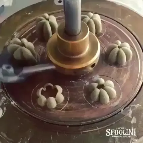 The cutting of pasta