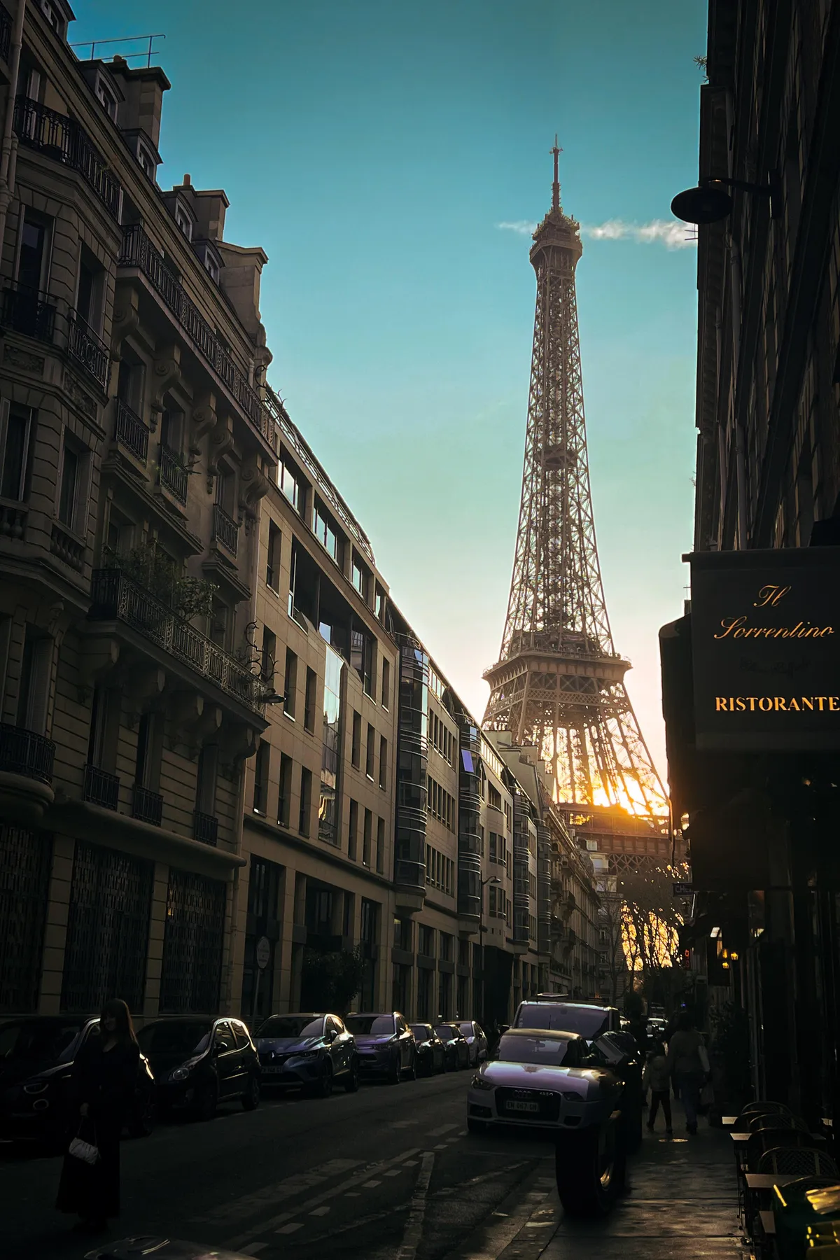 ITAP of The Effiel Tower at golden hour
