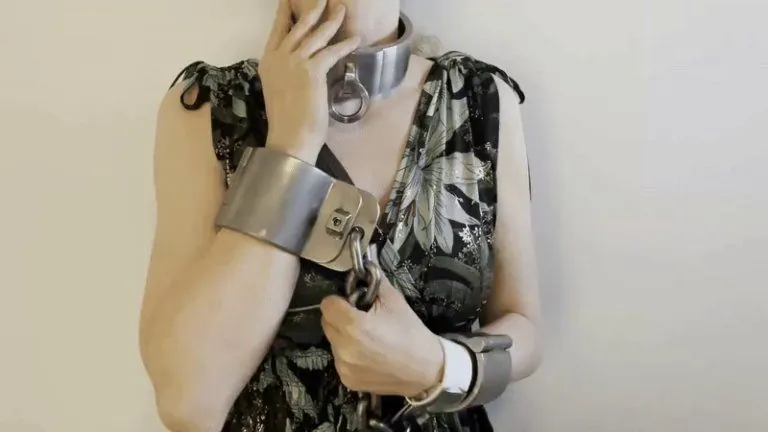A few pounds of steel on my wrists and neck (GIF)