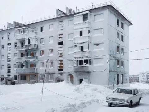 🔥Photographer Maria Passer captured the ice-covered abandoned buildings of Vorkuta, in Russia’s Komi Republic, where winter temperatures drop as low as -58°F. As residents leave the dying coal-mining city, snow and ice completely encrust former living rooms, offices, and bedrooms