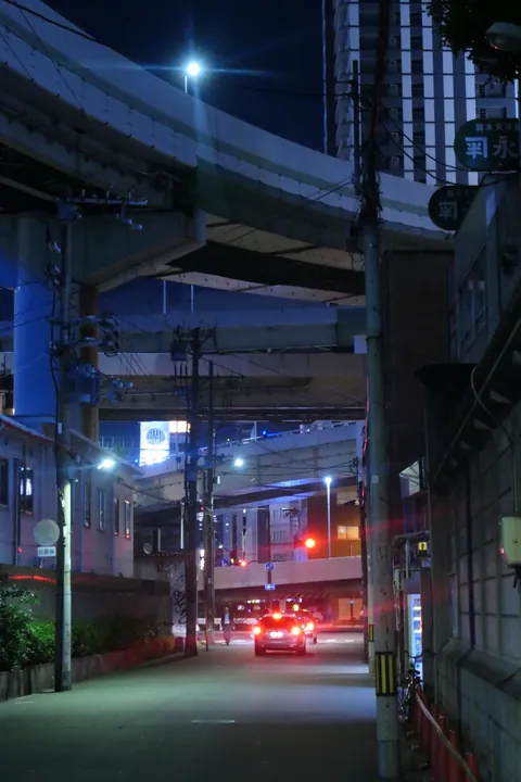 Does anyone else love the aesthetic of raised motorways in the middle of cities?