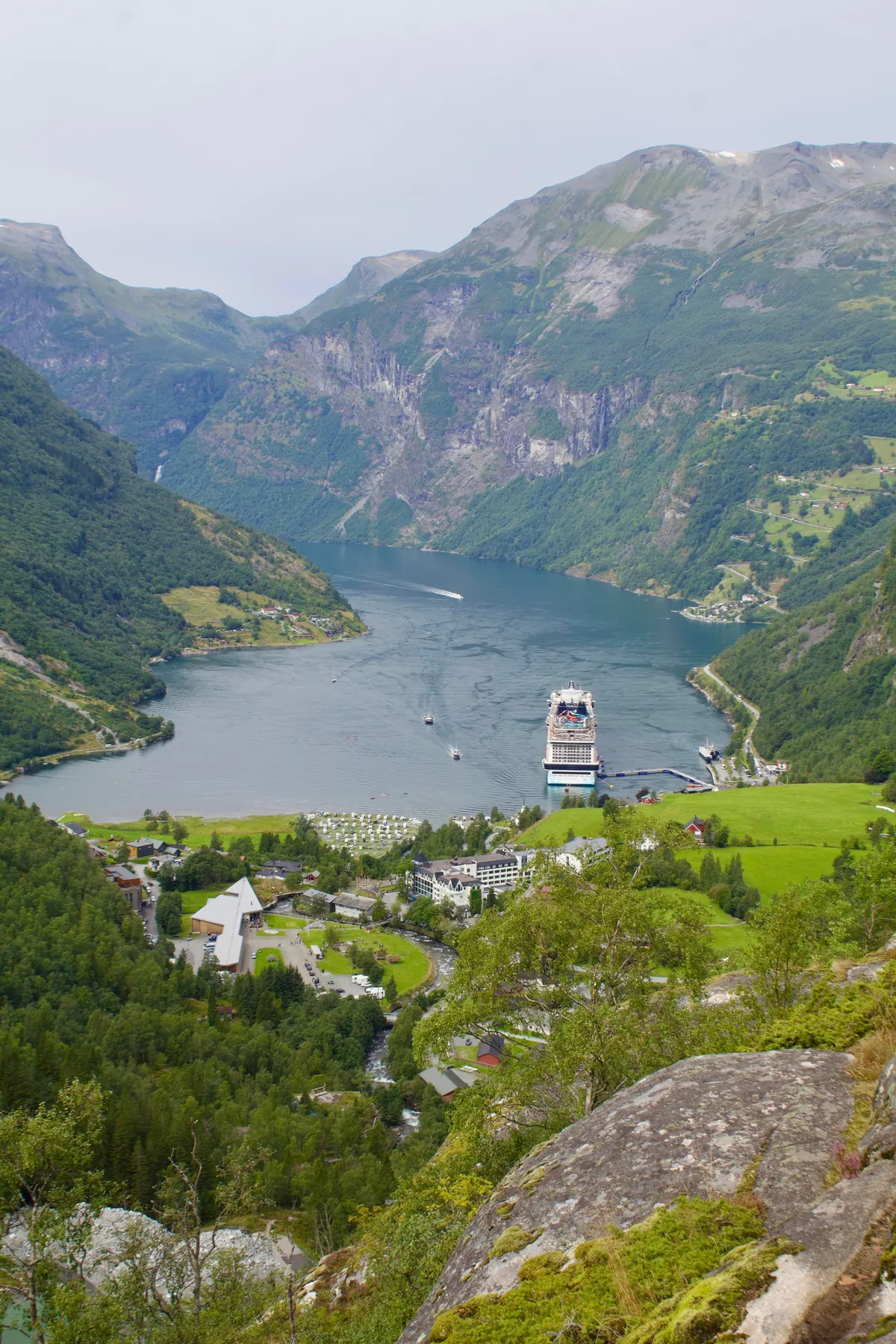 8 summer days in the Norwegian fjords 🌸🌿⛰️