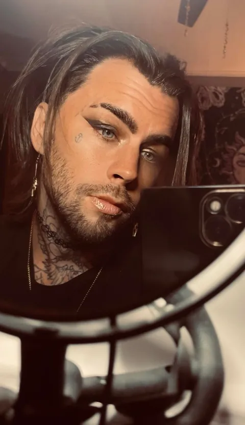 Was told you guys would like this over here🖤🖤🖤