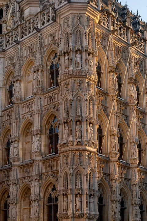 This is definitely one of my favorite buildings of all time. The Leuven Town Hall, Belgium 🇧🇪