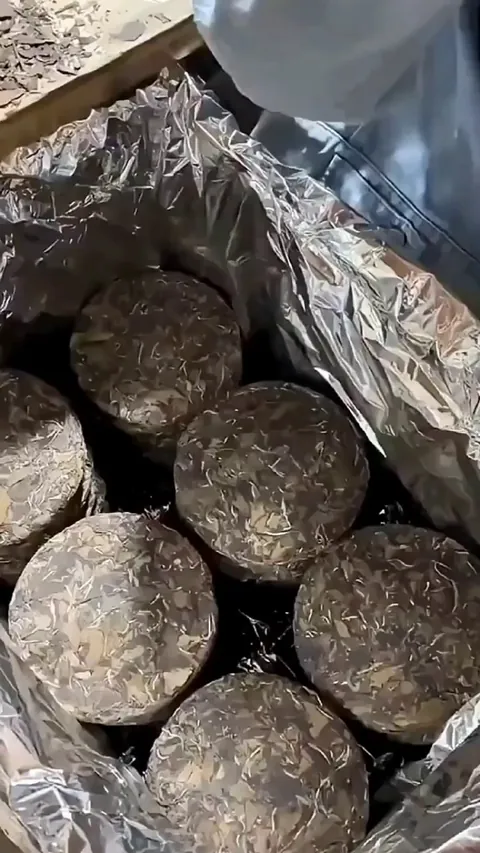 Pack it perfectly round with the label at the end