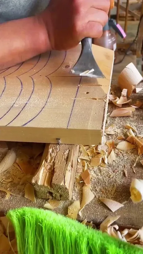 Chiseling wood like it's a soft cheese