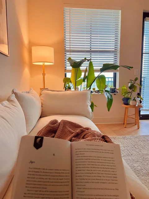 Trying to romanticize my rent part ✌🏻