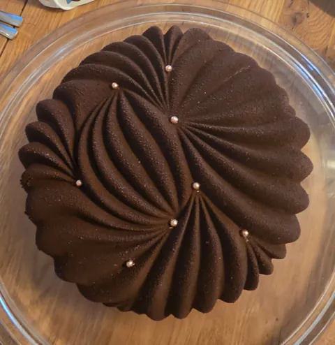 [Homemade] I made a chocolate, apricot and rosemary cake for my boyfriends 30th birthday