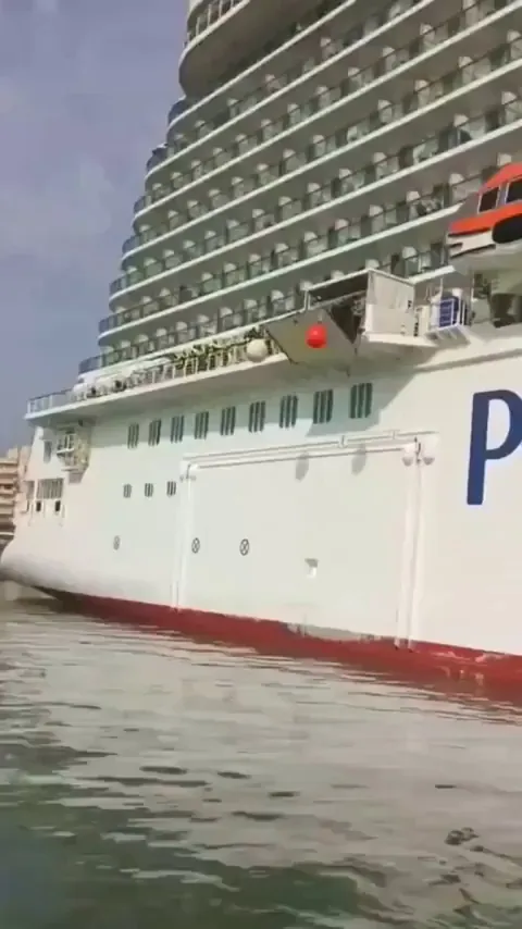 Cruise ship emergency evacuation test