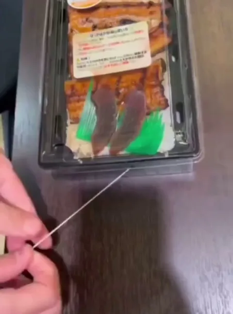 Self heating lunch boxes in Japan