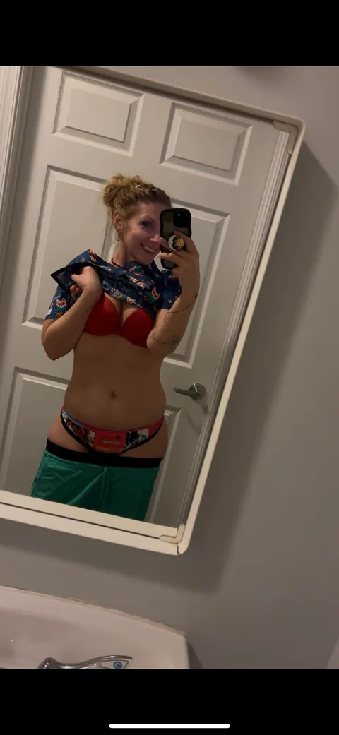 Lots of ass action to make you feel good ;)