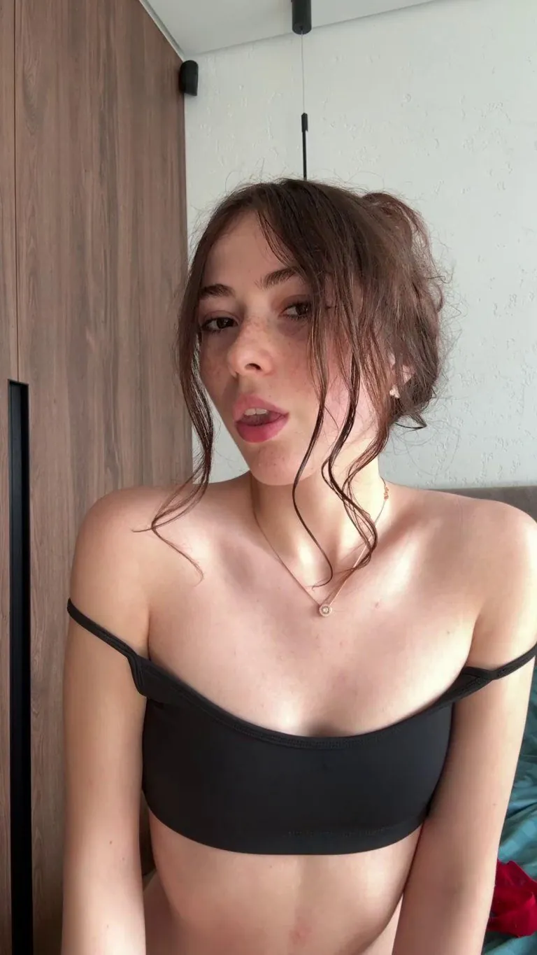 my tongue is very pink during ahegao