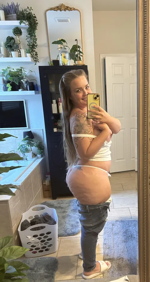 Big fat ass, so squishy (f) put your face in it