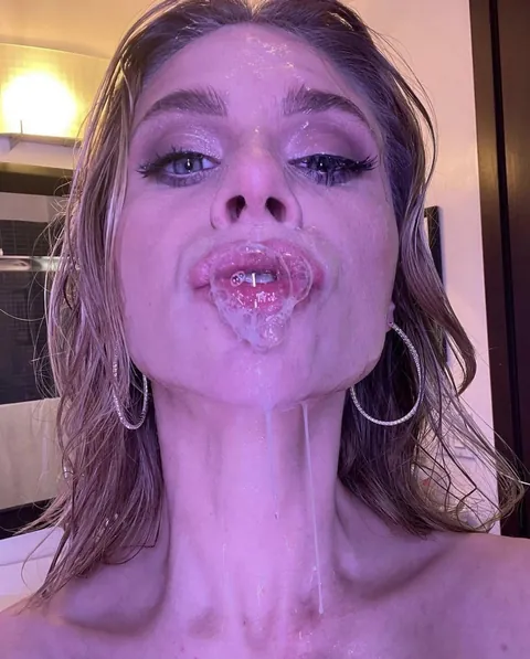 So many goddesses. Let me choose your fate. Drop the sizes.