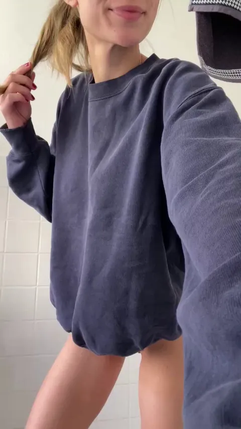 i‘m happiest when i‘m naked