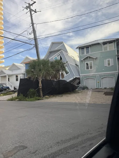 drove by the “leaning house” in panama city beach. it’s still leaning