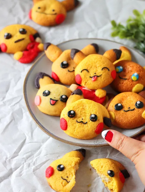 I made Pikachu family cookies