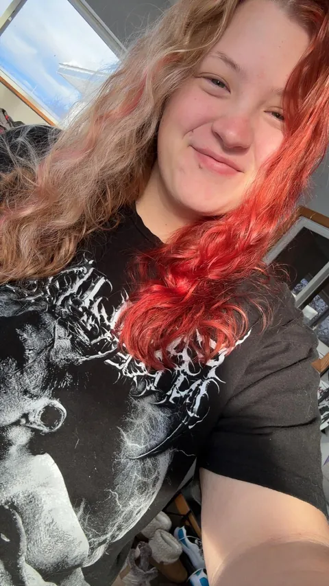 DMs are open; would you rather see me in public or for Reddit 😘
