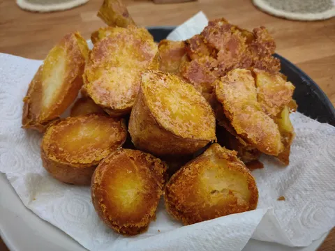Skin-on roast potatoes [homemade]