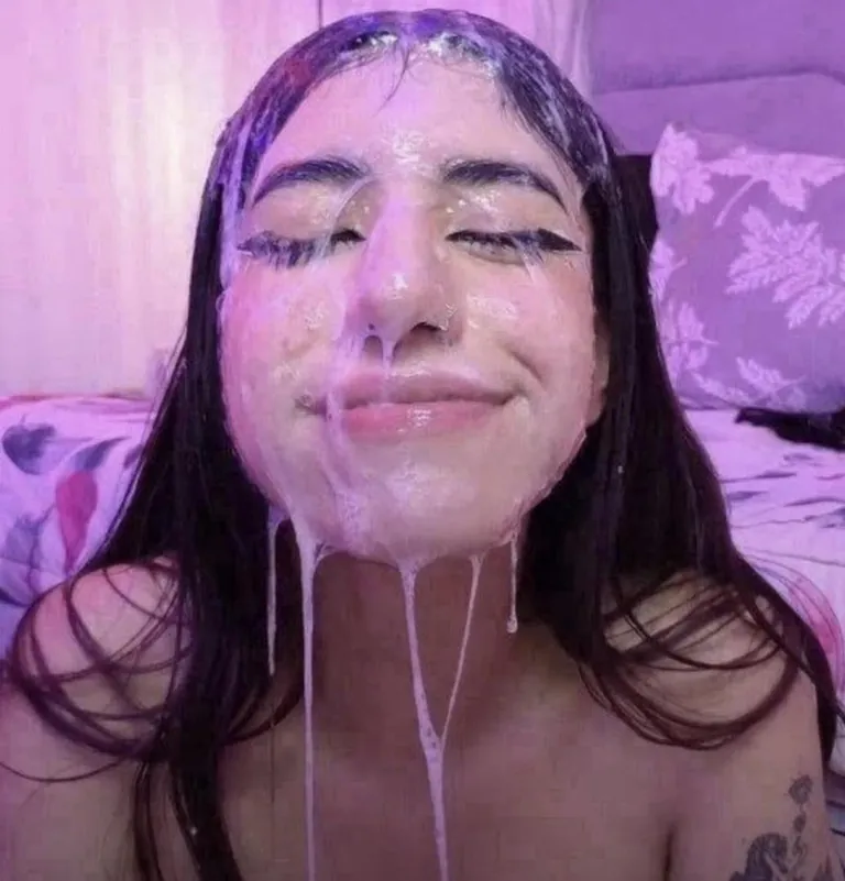 One more treat from the femboy goonette~ 💋🤤