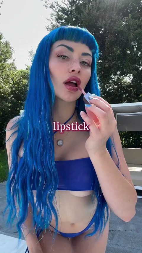 Straight.. but holy fuck that is hot