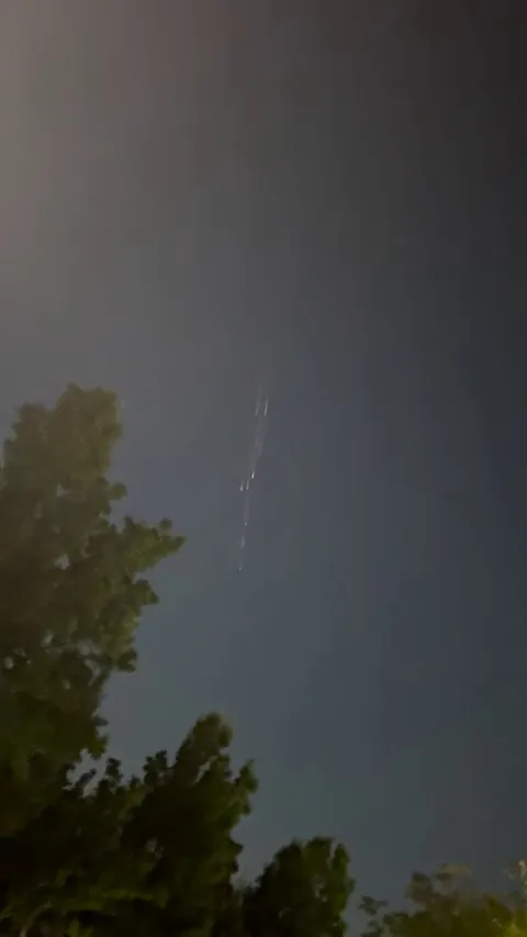 Saw this just now 7:45 pm West Sacramento, Ca