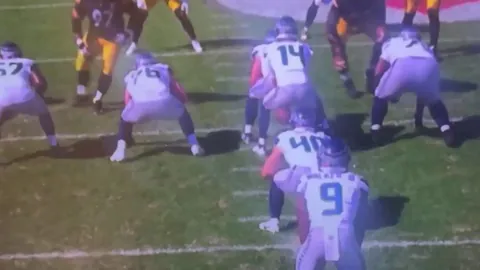 [Highlight] Baldys Breakdown: Rookie FB Robbie Ouzts knocks down both ILB's. Double Pancake.