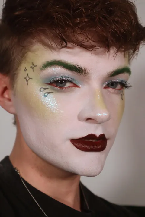 🤡 What do yall think, do we like a clown with freckles or keep it flat white?👀 (shot on Canon M50, no AI)