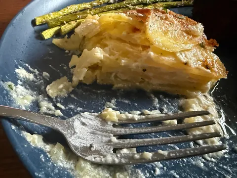 [Homemade] Filet Mignon with Gratin Dauphinois and Parmesan Asparagus