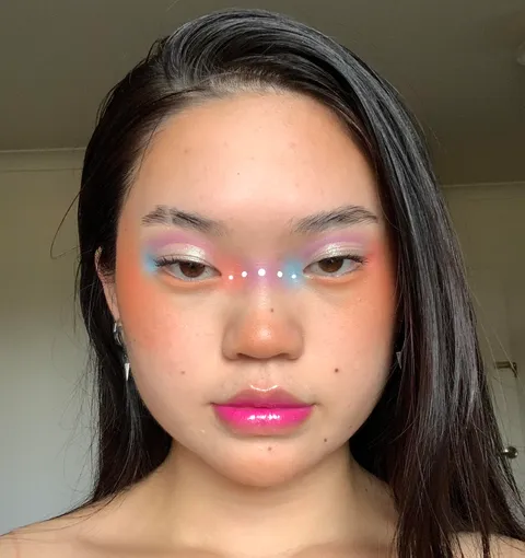 I’ve been trying to utilise the bridge area between my eyes lately in my looks