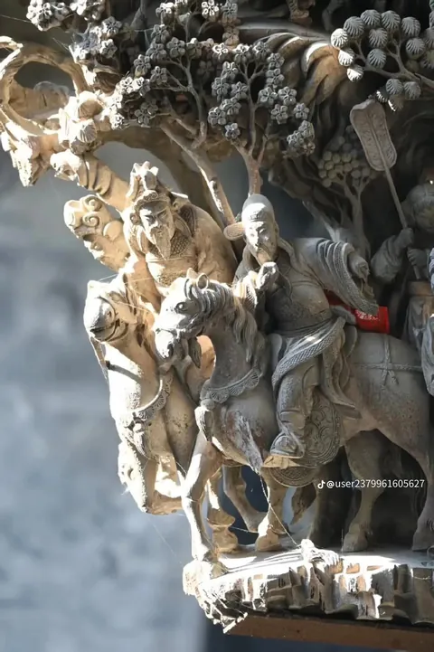 The amount of detail on Chinese column supporter architecture