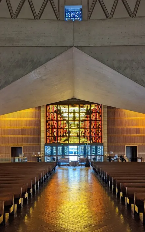 Cathedral of Saint Mary of the Assumption in San Francisco, California (1965-1970) by Pietro Belluschi, with Pier Luigi Nervi