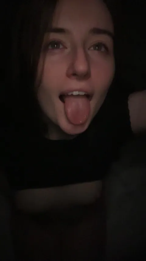 (F) Swipe for my face still a bit nervous. Will have to post more of it