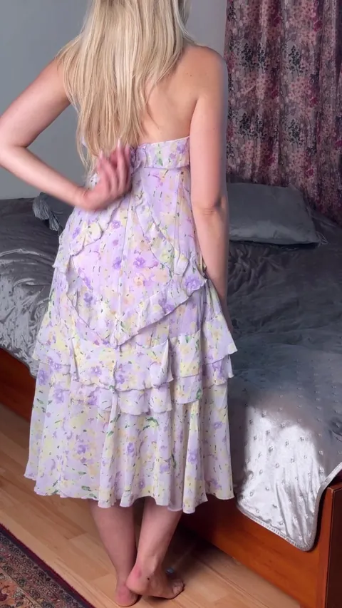 No one’s going hungry with this milf in the town