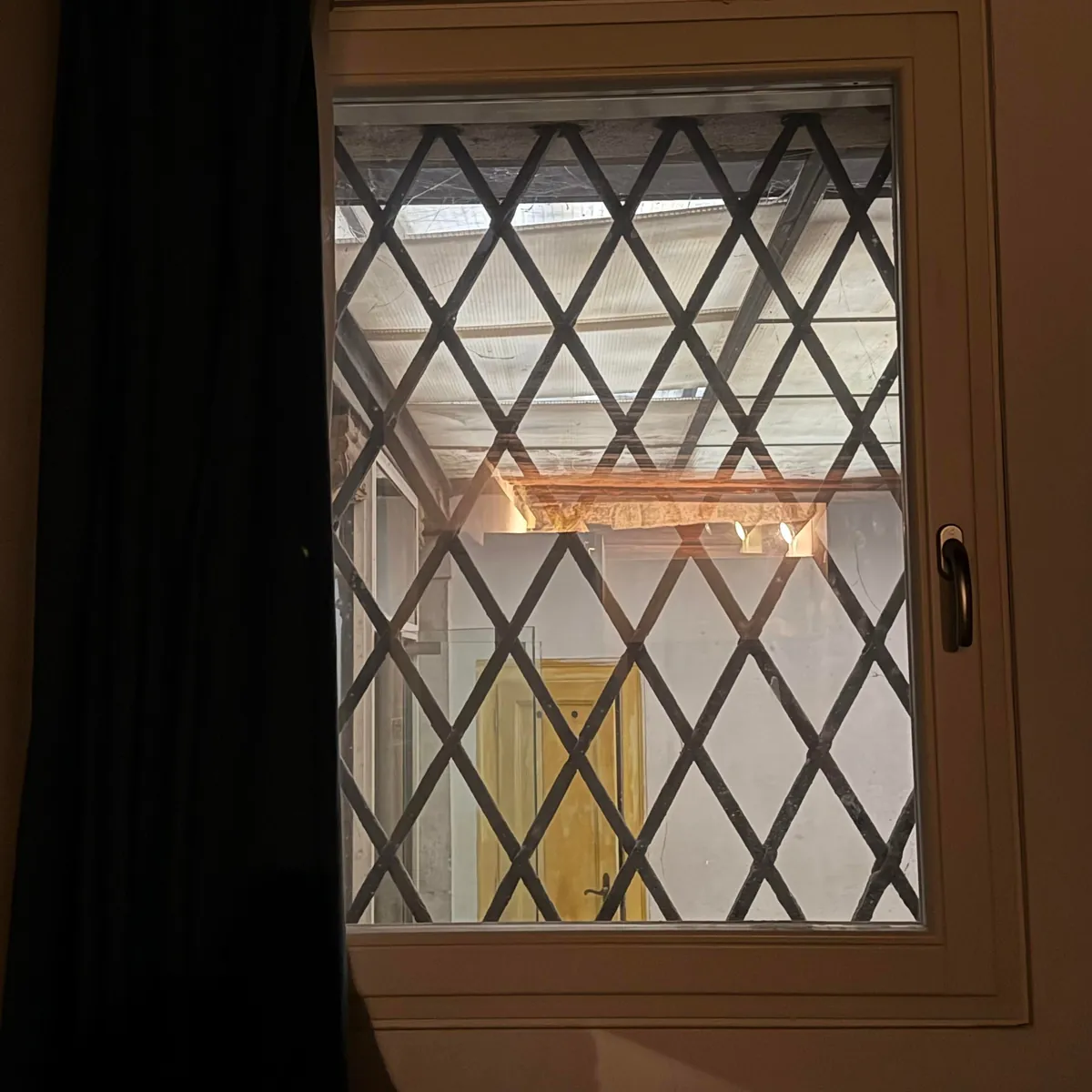 Here’s what’s behind the bedroom curtains in my Venice Airbnb