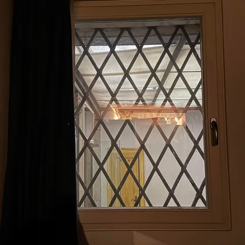 Here’s what’s behind the bedroom curtains in my Venice Airbnb