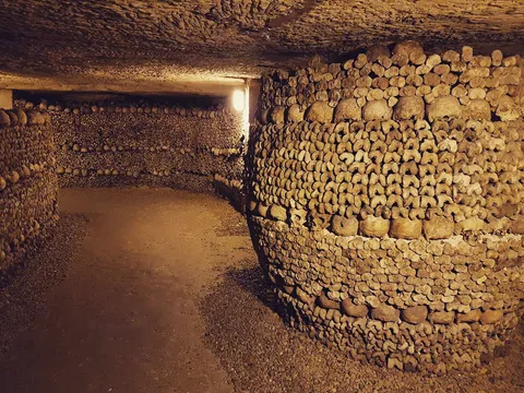 Another take on the catacombs