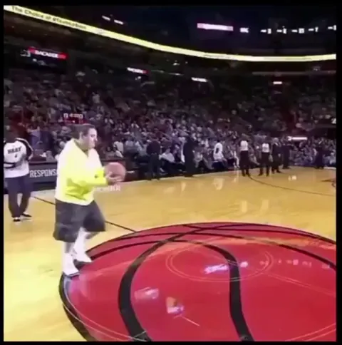 Never forget the moment a fan won $75,000 and got tackled by Lebron in the same 10 seconds