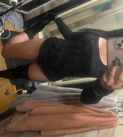 Swipe all the way to the right for a surprise (f)