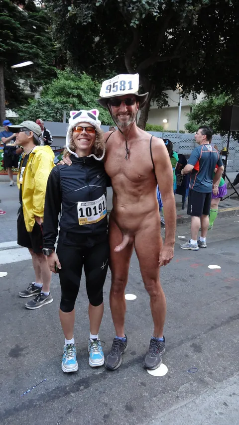 More public erection CFNM fun - blasts from the past at Bay to Breakers
