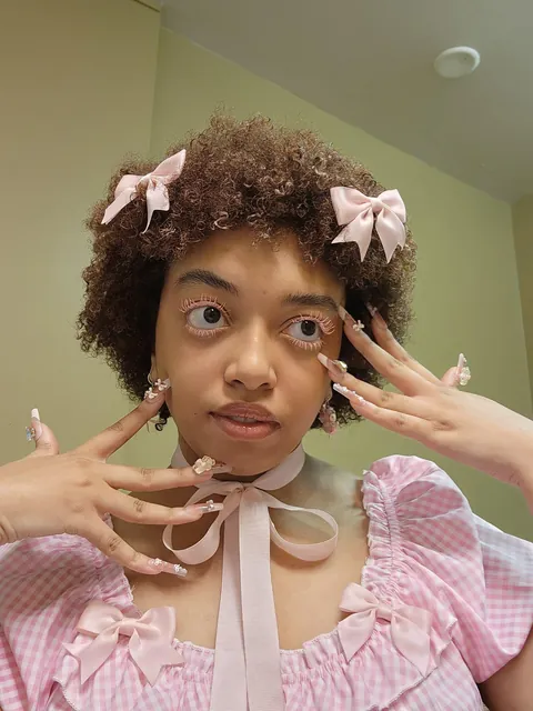 NEW COLORFUL MASCARA DROPPED