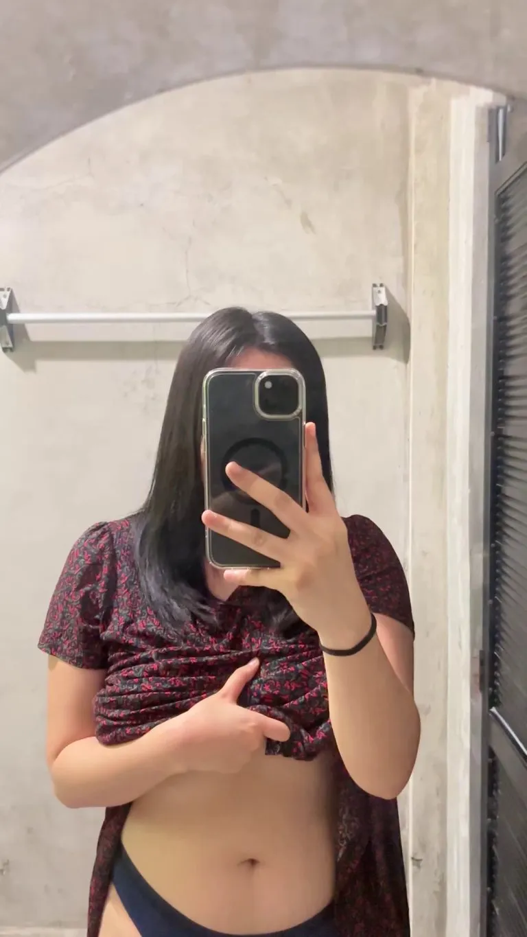 Just your province girlyy showing off her boobies ✨😚