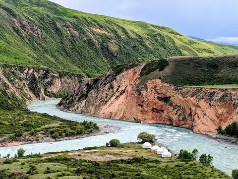 10 days in Kirghizistan with a 4WD